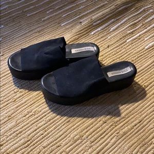 Classic Steve Madden Platform Slides
